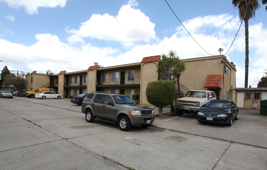 4405 Menlo Ave in San Diego, CA - Foto de edificio