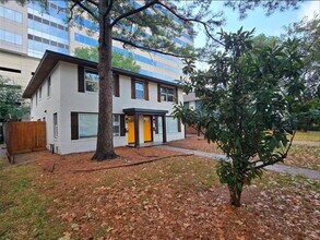 2105 Sheridan St in Houston, TX - Building Photo - Building Photo