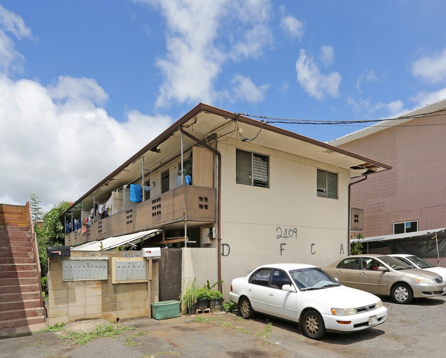 2409 Rose St in Honolulu, HI - Building Photo