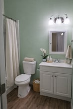 300 Glade Springs Rd in Lafollette, TN - Foto de edificio - Building Photo