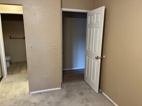 4240 Folker St in Anchorage, AK - Building Photo - Building Photo