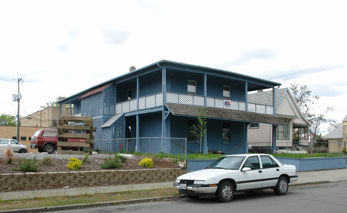 823 W Augusta Ave in Spokane, WA - Building Photo