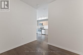 3237 Bayview Ave in Toronto, ON - Building Photo - Building Photo