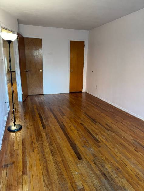 142-15 38th Ave in Queens, NY - Building Photo