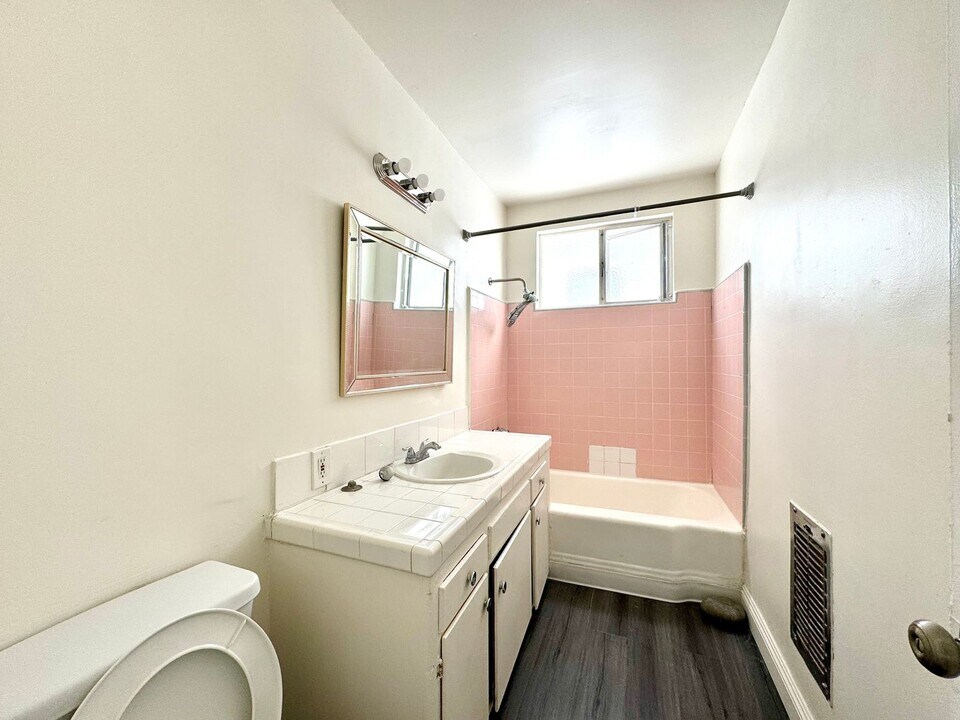 515 Serrano Ave-Unit -3 in Los Angeles, CA - Building Photo