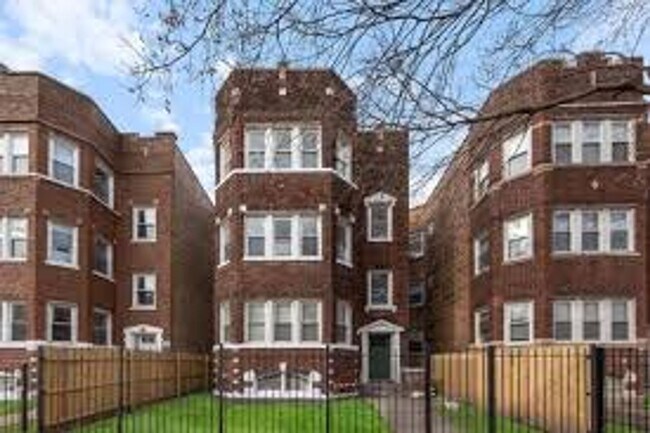 8139-8145 S Maryland Ave in Chicago, IL - Building Photo - Building Photo