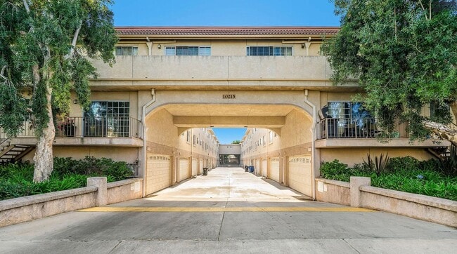 property at 10215 Variel Ave