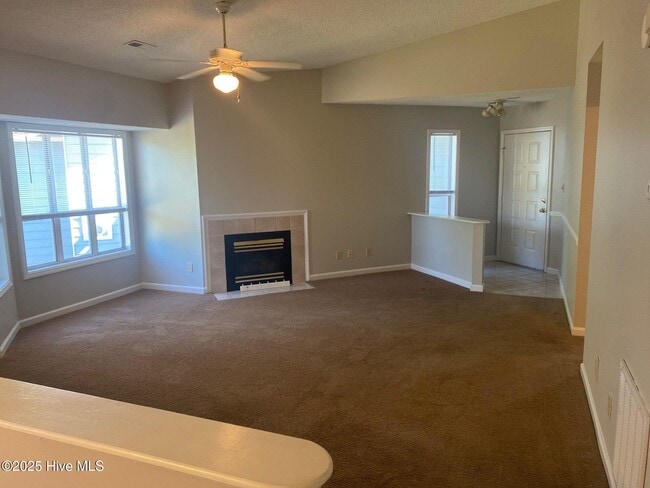 103 Breezewood Dr in Greenville, NC - Building Photo - Building Photo