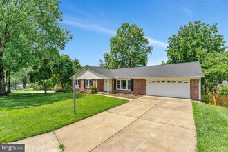 10104 Joy Ln in Vienna, VA - Building Photo - Building Photo
