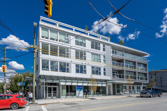 Midtown Central in Vancouver, BC - Building Photo - Building Photo