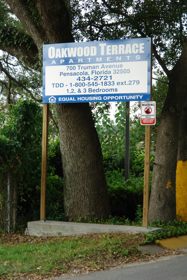 Oakwood Terrace in Pensacola, FL - Building Photo - Other