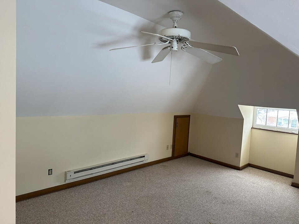 1125 E Kensington Blvd in Shorewood, WI - Building Photo