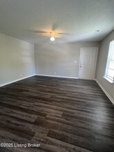 5182 Keegan Way in Louisville, KY - Building Photo - Building Photo