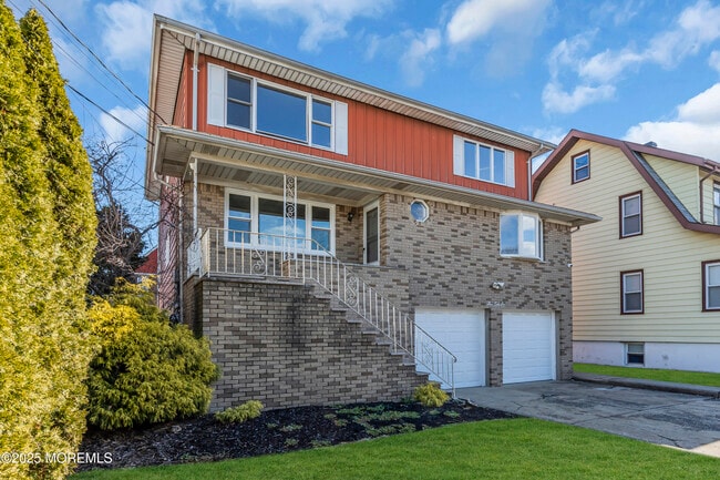 property at 466 Jackson Ave