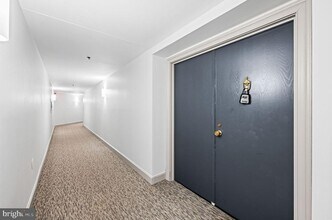 1301 N Courthouse Rd in Arlington, VA - Building Photo - Building Photo