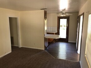 2404 Surrey St in Tallahassee, FL - Building Photo - Building Photo