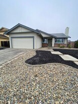 814 Emperor Dr in Suisun City, CA - Building Photo