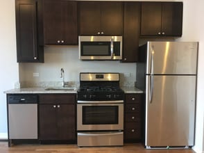 3123 W Lawrence Ave, Unit 1 in Chicago, IL - Foto de edificio - Building Photo