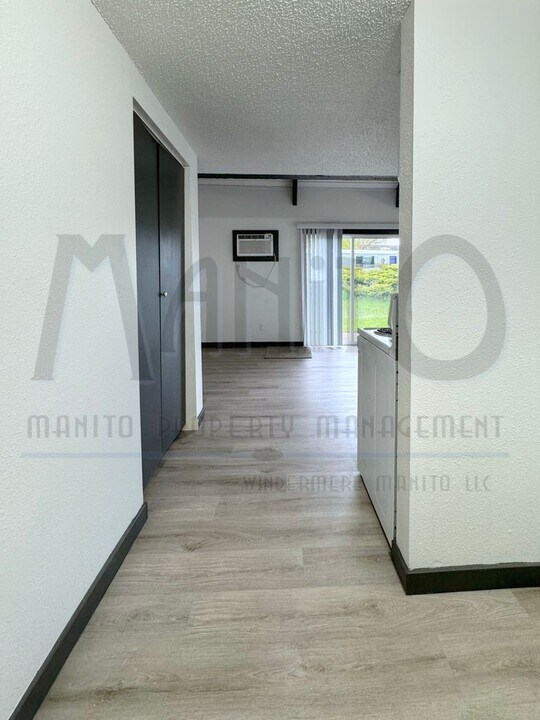 30 E Graves Rd in Spokane, WA - Building Photo