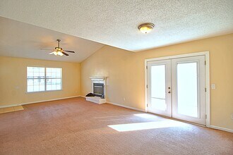 664 Windward Dr in Hinesville, GA - Building Photo - Building Photo