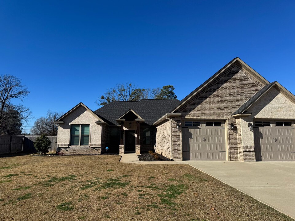 6813 Maple View Ln in Texarkana, TX - Building Photo