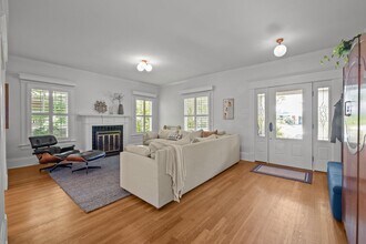 1015 W Trinity Ave in Durham, NC - Building Photo - Building Photo