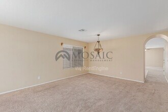 15535 W Mauna Loa Ln in Surprise, AZ - Building Photo - Building Photo