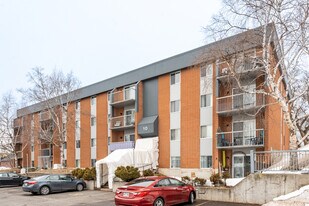 10 Dorval St Apartments