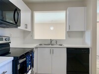 15701 SW 137th Ave, Unit 204 in Miami, FL - Building Photo - Building Photo