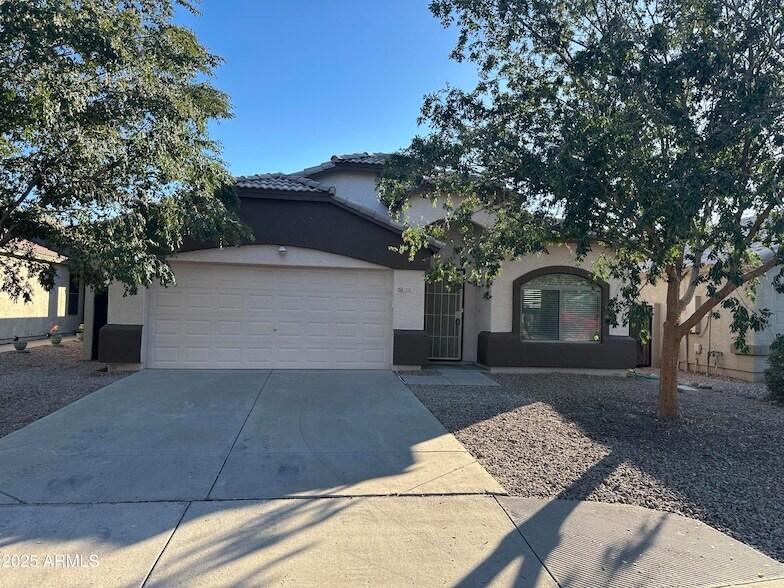 1115 E Elm Rd in San Tan Valley, AZ - Building Photo