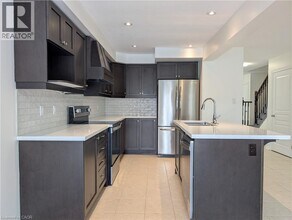 175 Penny Ln in Stoney Creek, ON - Building Photo - Building Photo