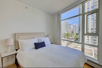 139 Drake St in Vancouver, BC - Building Photo - Building Photo