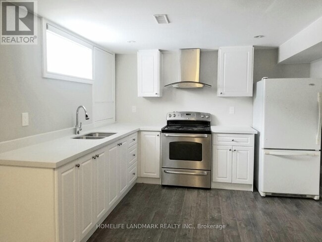 property at 12 Ottawa Ct