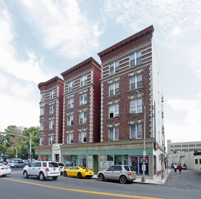 54-60 Centre Ave in New Rochelle, NY - Building Photo - Building Photo