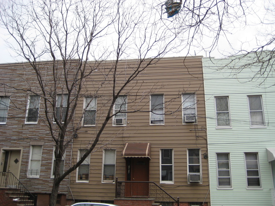 19-14 Palmetto St in Flushing, NY - Building Photo