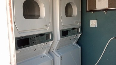 1347 E 3rd St in Long Beach, CA - Building Photo - Building Photo