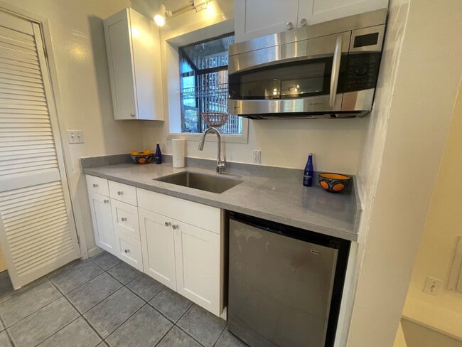 38 Rosebank Ave in Kentfield, CA - Building Photo - Building Photo