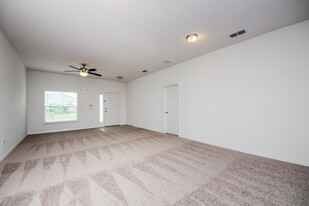 204 Genoa Ct in Poinciana, FL - Foto de edificio - Building Photo