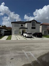 8248 NW 195th Terrace in Hialeah, FL - Building Photo - Building Photo