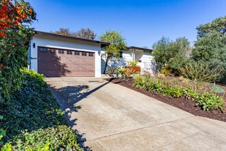 634 Tarento Dr in San Diego, CA - Building Photo - Building Photo