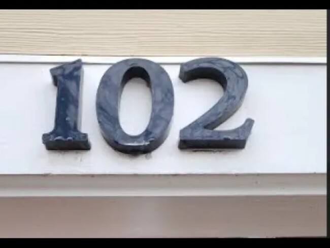 102 N Point Dr, Unit 102