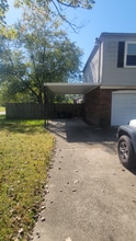 102 Glissade Dr in Louisville, KY - Building Photo - Building Photo