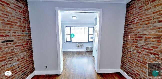 East 13th Street, Unit 1A in New York, NY - Foto de edificio - Building Photo