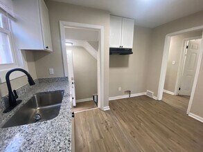 This beautifully updated 3-bedroom, 1-bath in Detroit, MI - Building Photo - Building Photo