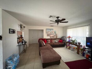 1383 Tinamou Rd in Venice, FL - Building Photo - Building Photo