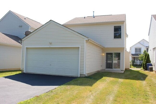 8696 Pennycress Ln in Lewis Center, OH - Foto de edificio - Building Photo