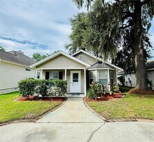 312 Maple St in St. Simons Island, GA - Building Photo
