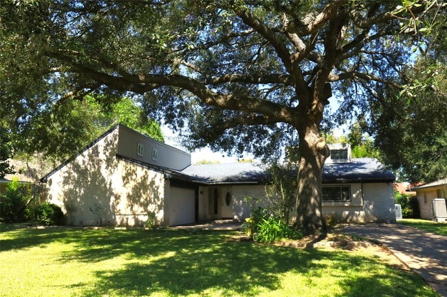 property at 354 S Amherst Dr