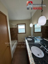 6578 N 73rd St in Milwaukee, WI - Building Photo - Building Photo