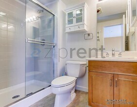 403 Liquid Sugar Dr in Emeryville, CA - Foto de edificio - Building Photo